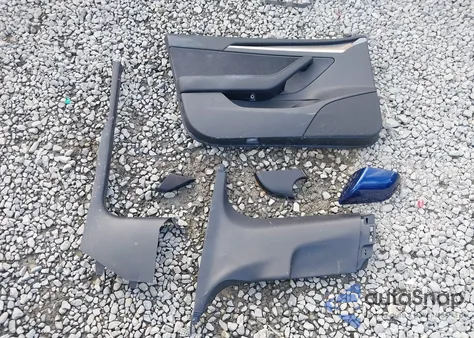 2022 Tesla Model 3 Long Range Dual Motor All-Wheel Drive z USA, uszkodzony, nr VIN 5YJ3E1EB7NF243053